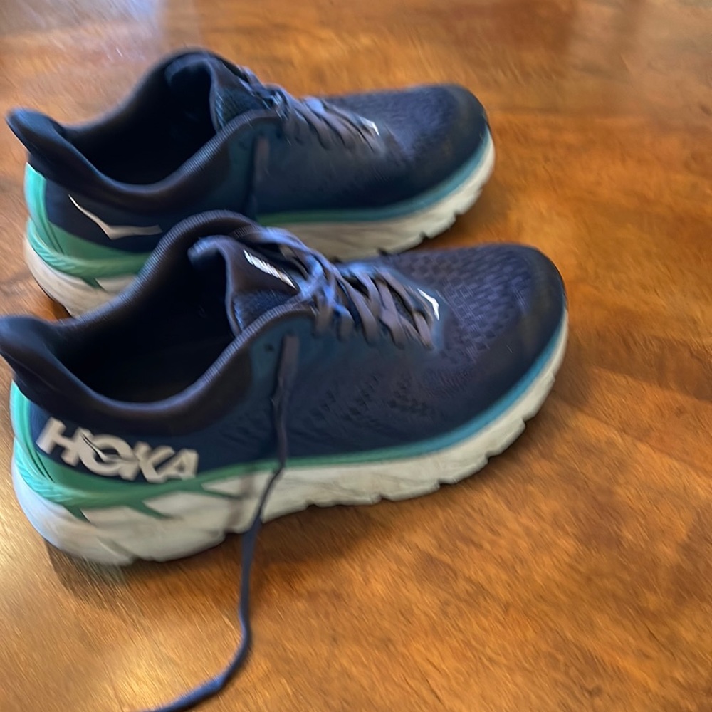 Hoka One One men’s run sneakers wide